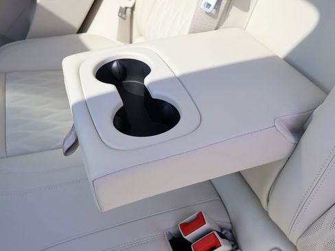 Used 2023 Buick Envision Avenir AWD/4WD image 27