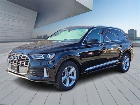 Certified 2022 Audi Q7 2.0T Premium w/ Convenience Package image 3