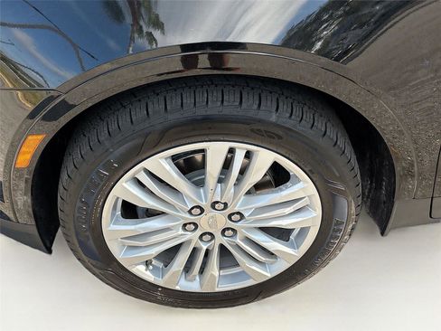 Used 2017 Cadillac XT5 Premium Luxury w/ Driver Assist Package image 33