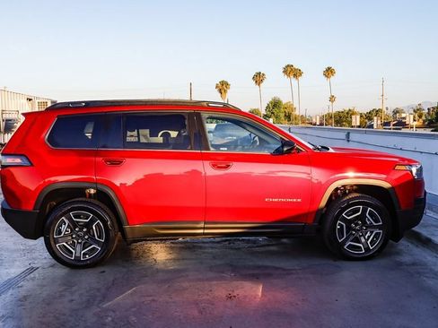 New 2026 Jeep Cherokee Limited AWD/4WD image 13