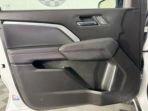 Used 2023 Chevrolet Colorado Z71 w/ Z71 Convenience Package 2 AWD/4WD image 37