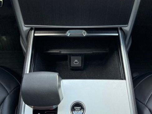 Certified 2025 Land Rover Range Rover SE AWD/4WD image 22
