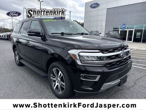 Used 2024 Ford Expedition Limited image 1