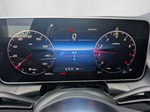 Used 2026 Mercedes-Benz GLC 300 image 10