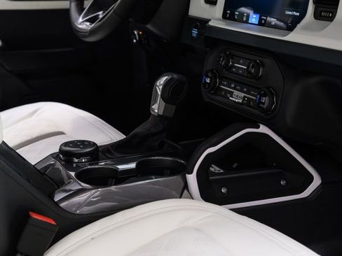 Used 2025 Ford Bronco Heritage Edition image 61