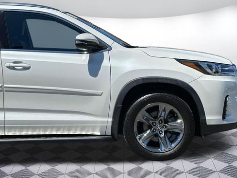 Used 2019 Toyota Highlander Limited Platinum AWD/4WD image 38