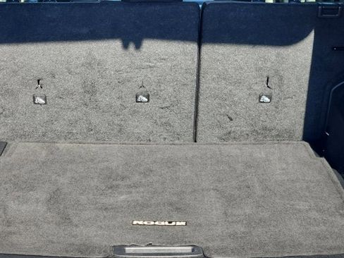 Used 2023 Nissan Rogue SV image 16