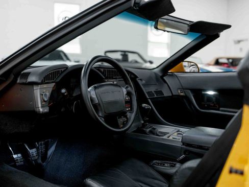 Used 1991 Chevrolet Corvette ZR-1 image 2