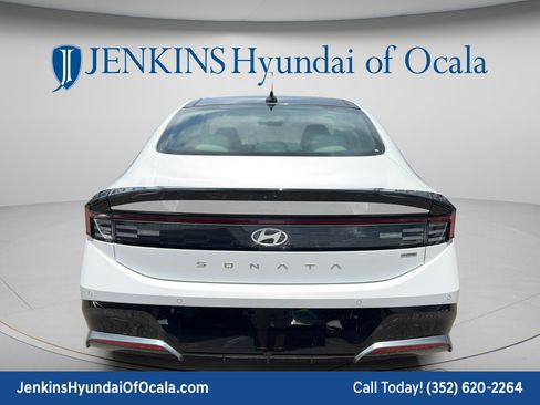Used 2025 Hyundai Sonata Limited FWD image 4