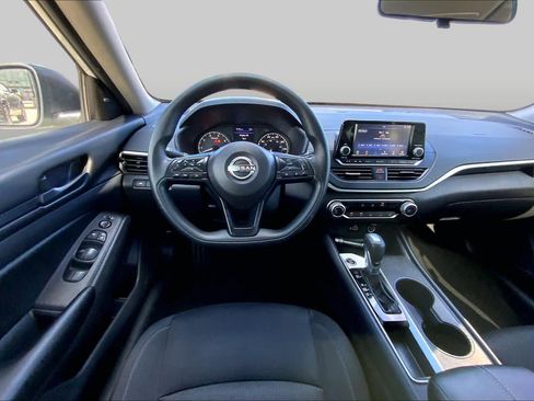 Used 2024 Nissan Altima 2.5 S FWD image 6