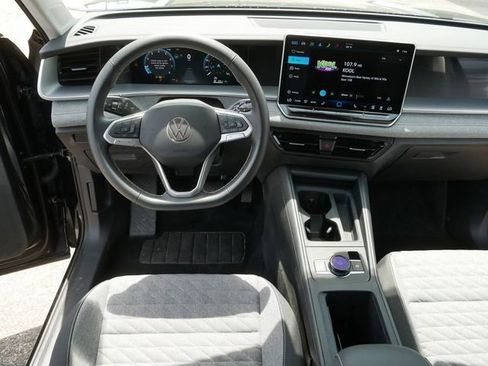 Certified 2025 Volkswagen Tiguan S AWD/4WD image 21