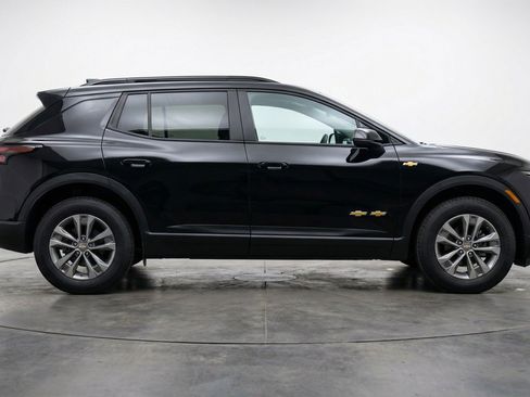 Used 2025 Chevrolet Equinox LT FWD image 11
