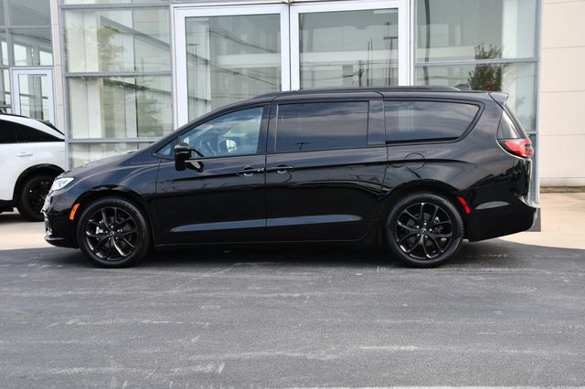 Used 2025 Chrysler Pacifica Limited FWD image 11