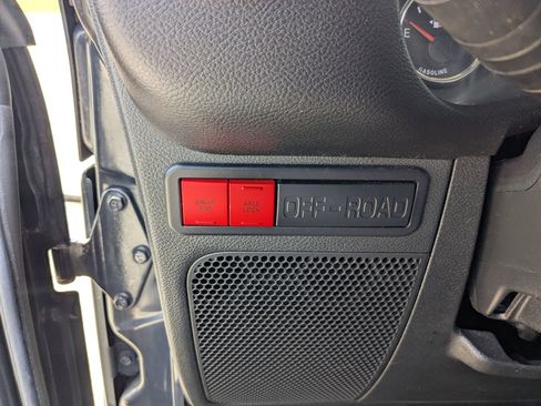 Used 2017 Jeep Wrangler Unlimited Rubicon w/ Max Tow Package AWD/4WD image 18