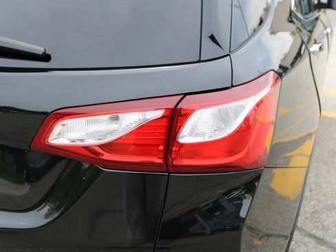 Used 2018 Chevrolet Equinox Premier image 31