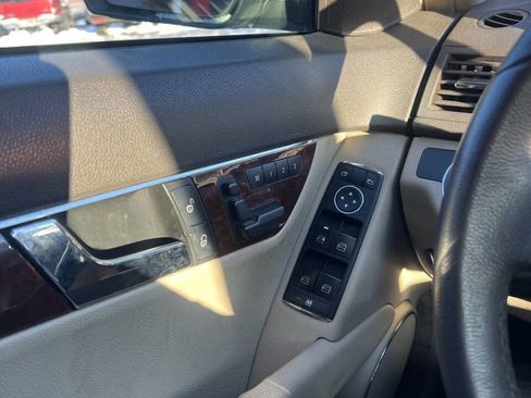 Used 2009 Mercedes-Benz C 300 4MATIC Sedan image 11