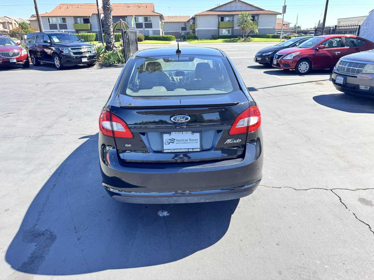 Used 2013 Ford Fiesta SE FWD image 4