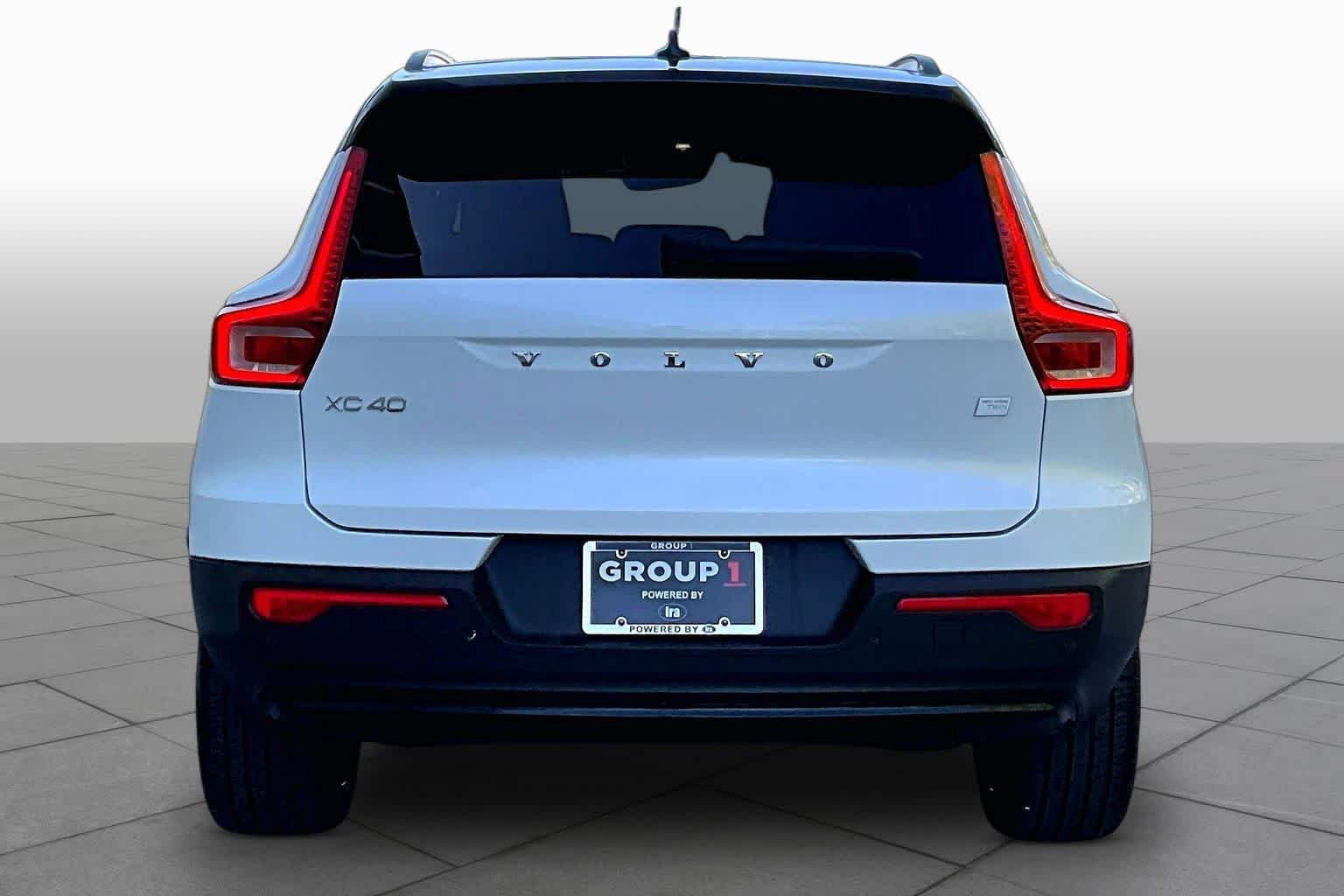Used 2023 Volvo XC40 Recharge Core AWD/4WD image 4
