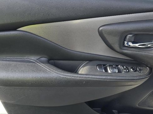 Used 2024 Nissan Murano SL image 11