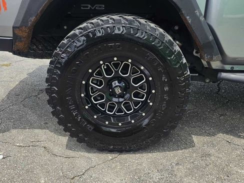 Used 2020 Jeep Gladiator Mojave AWD/4WD image 9