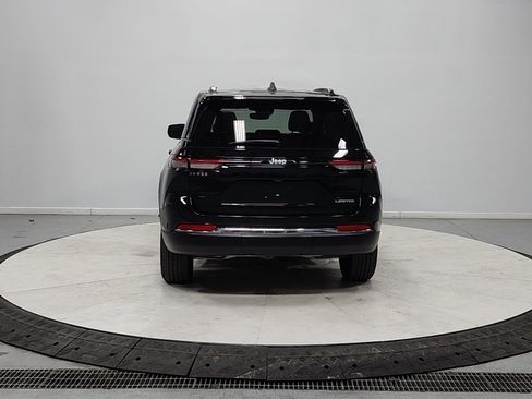 Used 2024 Jeep Grand Cherokee Limited image 6
