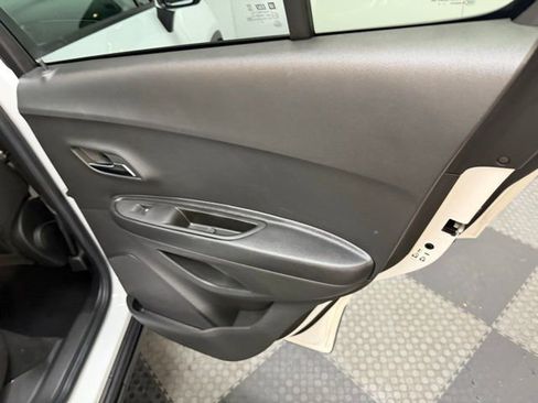 Used 2021 Chevrolet Trax LS w/ Tint and Cruise Package image 37