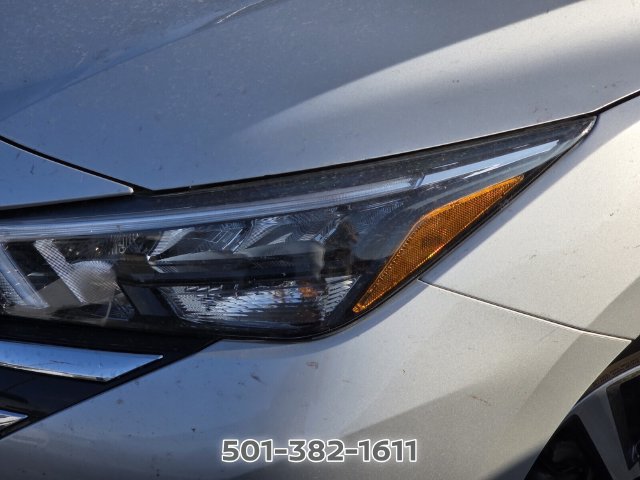 Used 2025 Nissan Versa SV FWD image 11