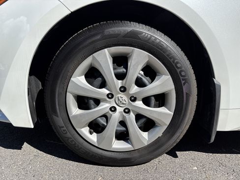 Certified 2025 Toyota Corolla LE FWD image 11