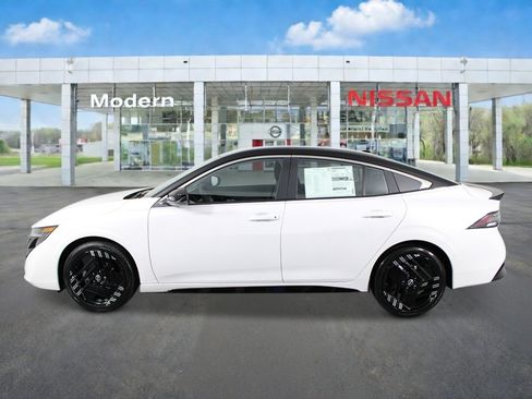New 2027 Nissan Sentra SR w/ Floor Mat Package FWD image 2
