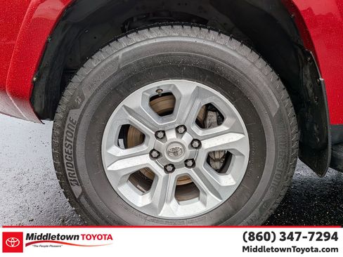 Used 2017 Toyota 4Runner SR5 Premium image 9