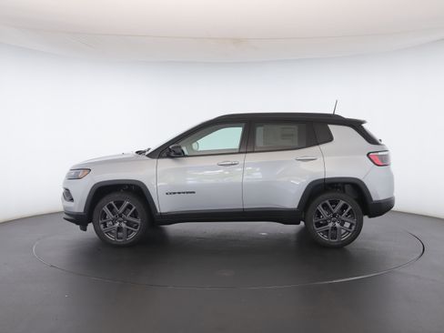 Used 2026 Jeep Compass Limited image 16