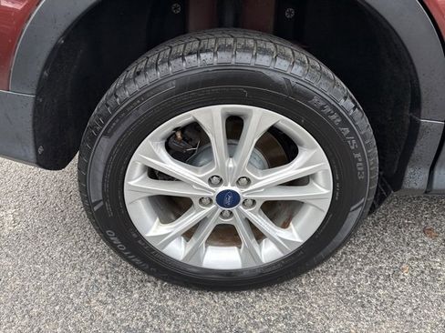 Used 2018 Ford Escape SEL image 11