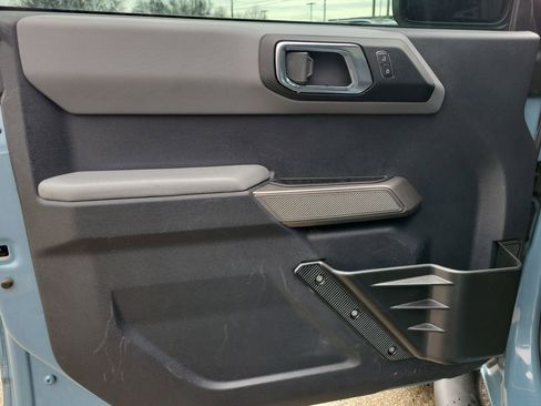 Used 2022 Ford Bronco Black Diamond image 19