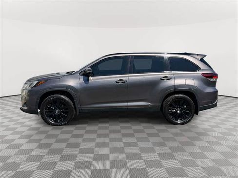 Used 2019 Toyota Highlander SE AWD/4WD image 4