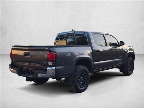 Used 2018 Toyota Tacoma SR5 RWD image 5