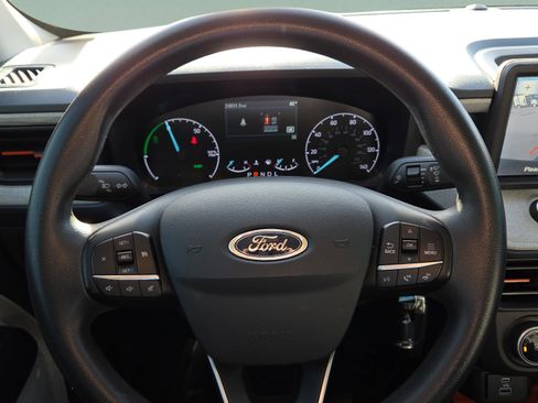 Certified 2024 Ford Maverick XLT image 30