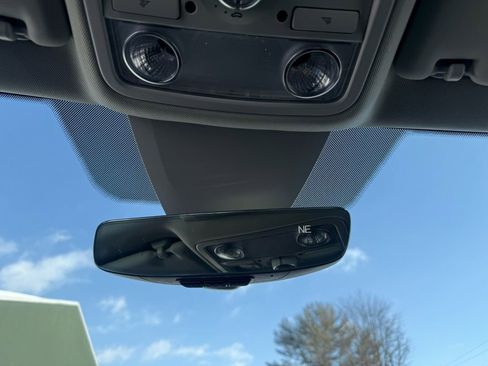 Used 2022 Volkswagen Passat 2.0T image 25