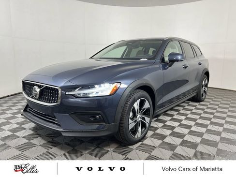New 2026 Volvo V60 B5 Cross Country Plus w/ Protection Package Premier image 4