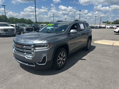 Used 2022 GMC Acadia SLE w/ Driver Convenience Package FWD image 3