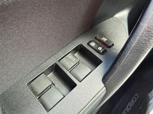 Used 2015 Toyota Corolla LE FWD image 30