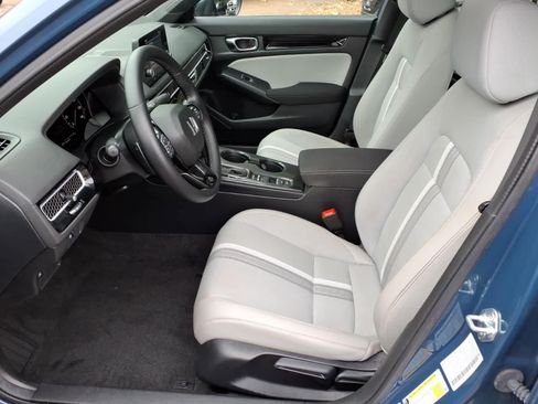 Used 2025 Honda Civic Sport image 14