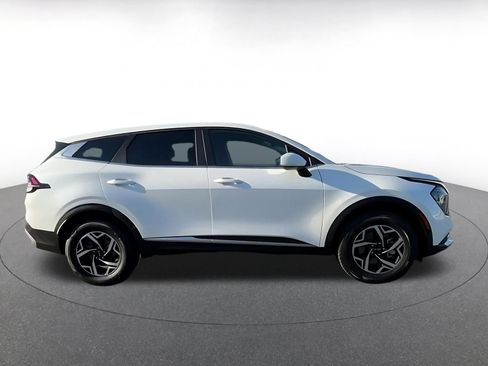 Used 2025 Kia Sportage LX AWD/4WD image 15