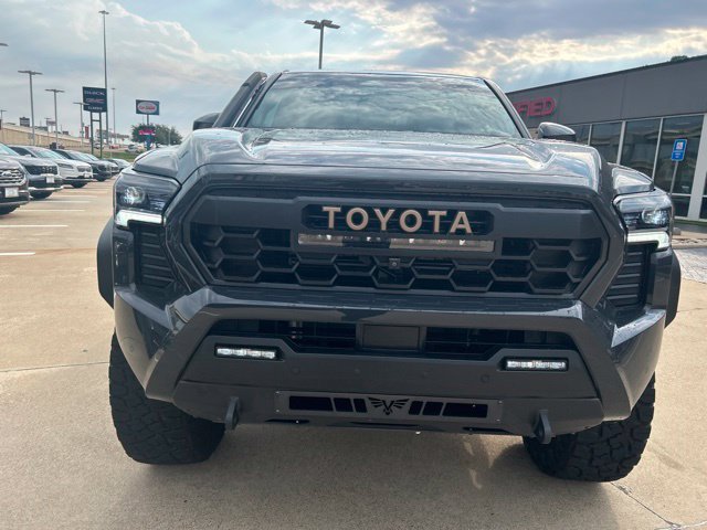 Used 2025 Toyota Tacoma 4x4 Double Cab Hybrid image 2