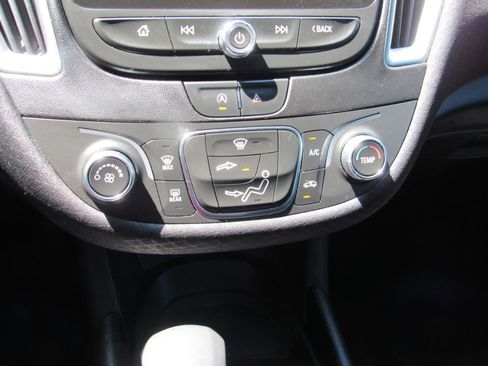 Used 2021 Chevrolet Malibu RS FWD image 27