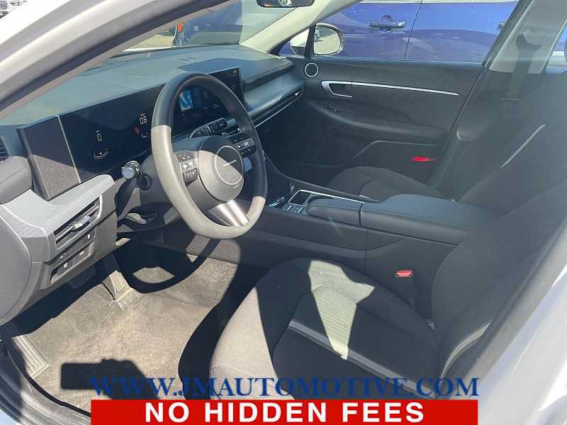 Used 2024 Hyundai Sonata SEL FWD image 2