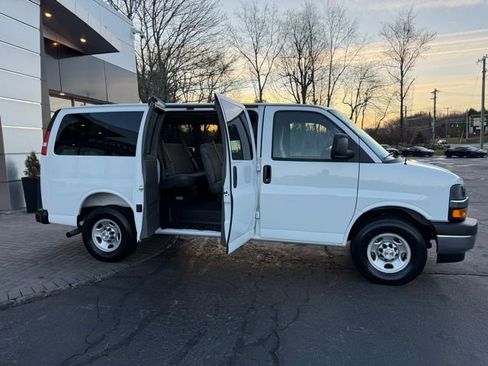 Used 2025 Chevrolet Express 3500 LS w/ Chrome Appearance Package image 12