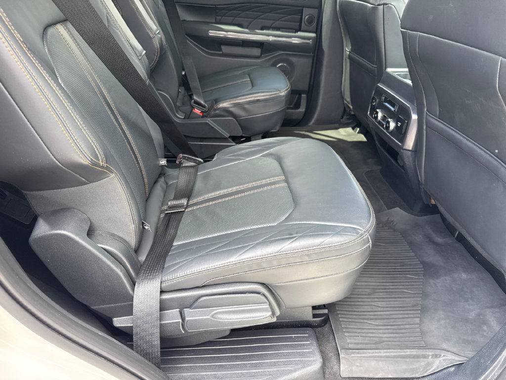Used 2023 Ford Expedition Platinum AWD/4WD image 15