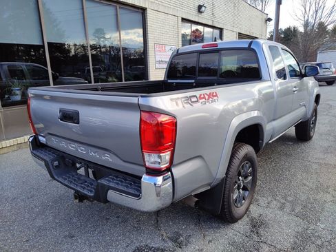 Used 2021 Toyota Tacoma TRD Sport image 8