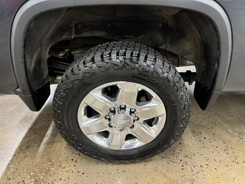 Used 2020 Chevrolet Silverado 2500 LTZ image 17