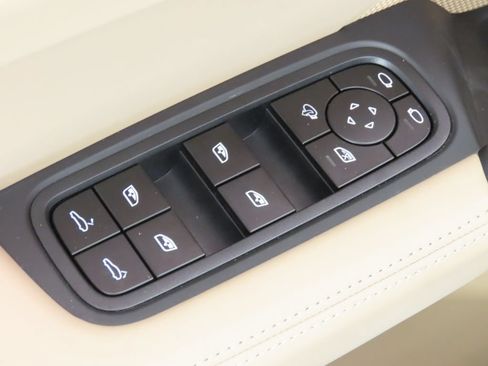 Certified 2026 Porsche Cayenne S AWD/4WD image 37